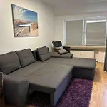 Düsseldorf Delight: Prime Location Near Iconic Landmarks